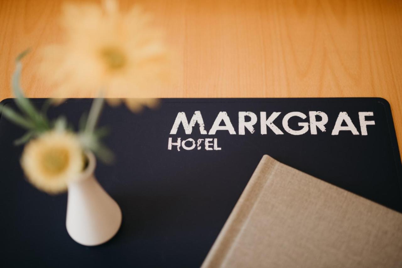 Hotel Markgraf Клостернойбург Экстерьер фото